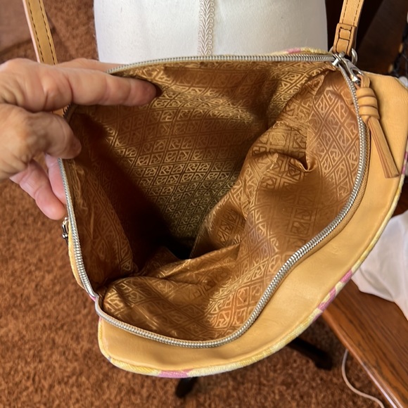 RELIC CROSSBODY BAG - Picture 5 of 10